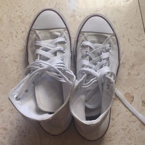 chuck taylor high top converse